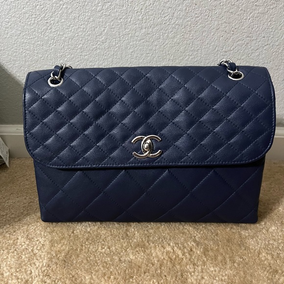 Chanel Business Flap Maxi Blue - Picture 1 of 10